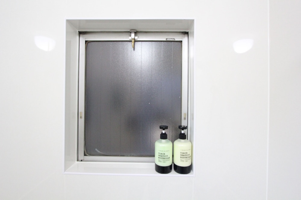 ビジネス トリプルルーム ベッド (複数台) 禁煙 (301) バスルーム1 | LUANAホテル 新中野駅前