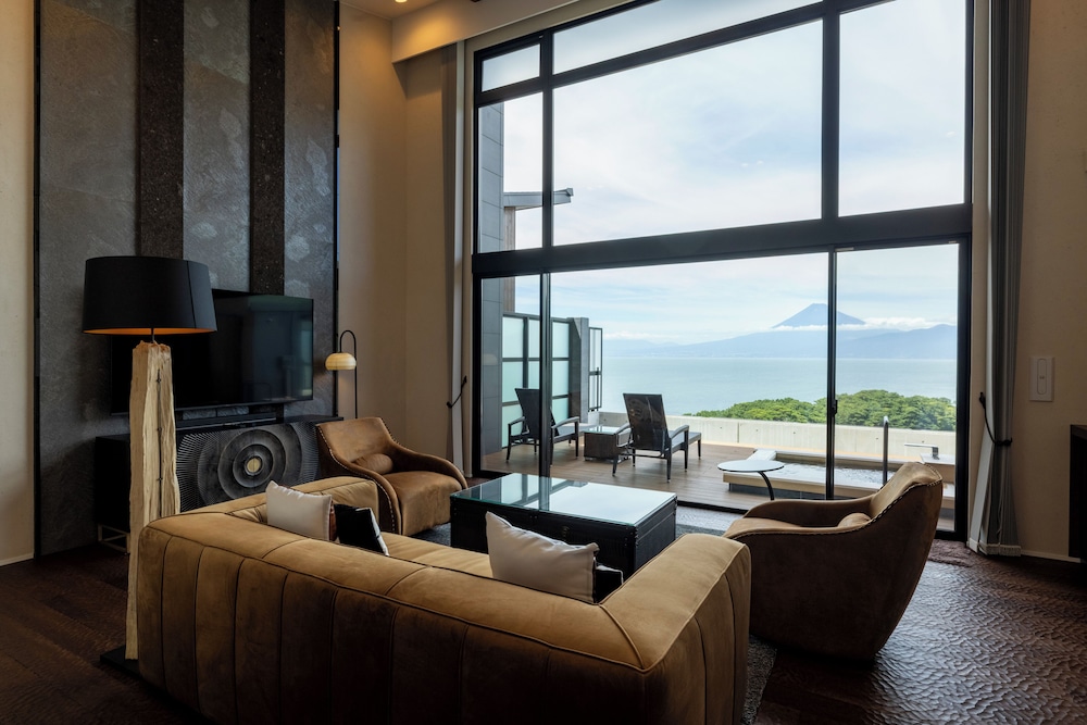 明星　富士山と駿河湾を望む露天風呂サウナ付客室 客室5 | 富士青藍
