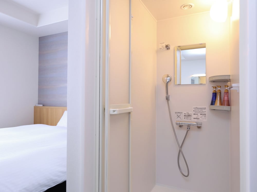 ベーシック ダブルルーム ダブルベッド 1 台 禁煙 専用バスルーム バスルーム0 | ホテル木下秋田男鹿駅前