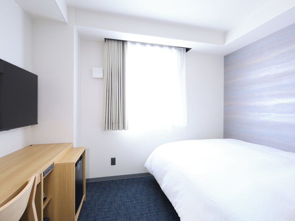 ベーシック ダブルルーム ダブルベッド 1 台 禁煙 専用バスルーム 客室3 | ホテル木下秋田男鹿駅前