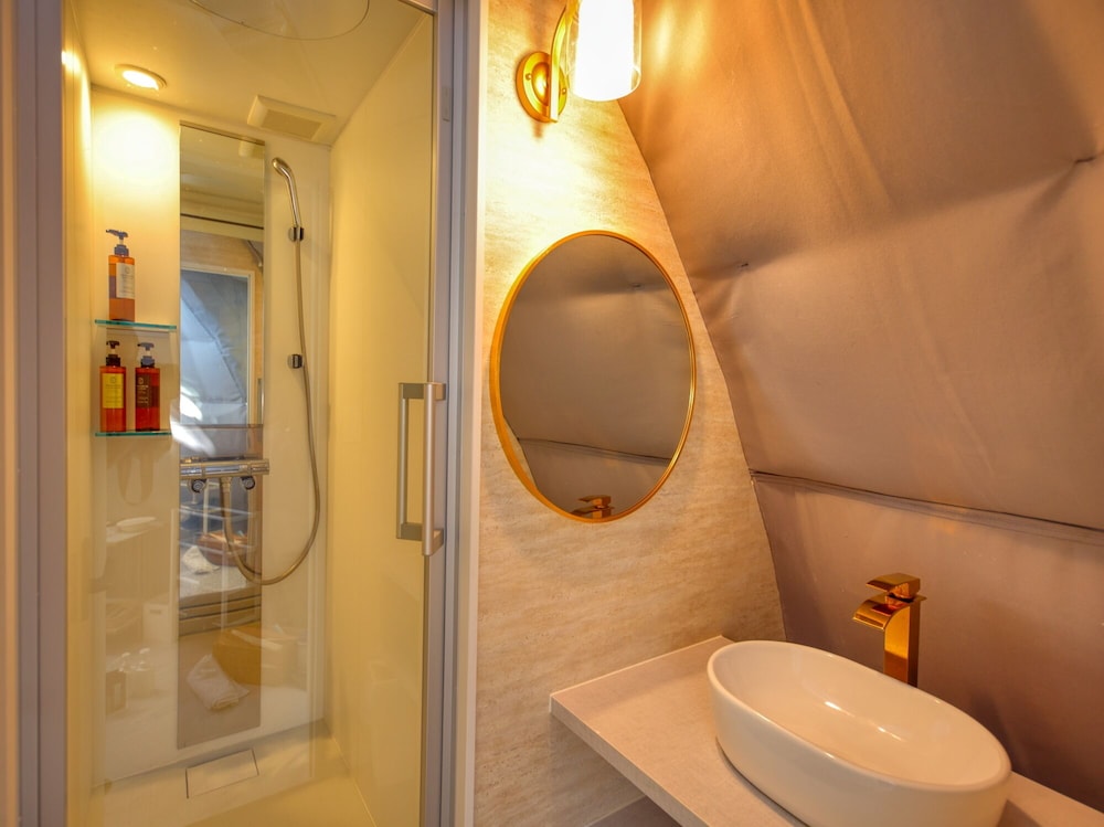 スタンダード テント マウンテンビュー バスルーム0 | 嶺乃華 Mt.Fuji Glamping Terrace MINENOHANA