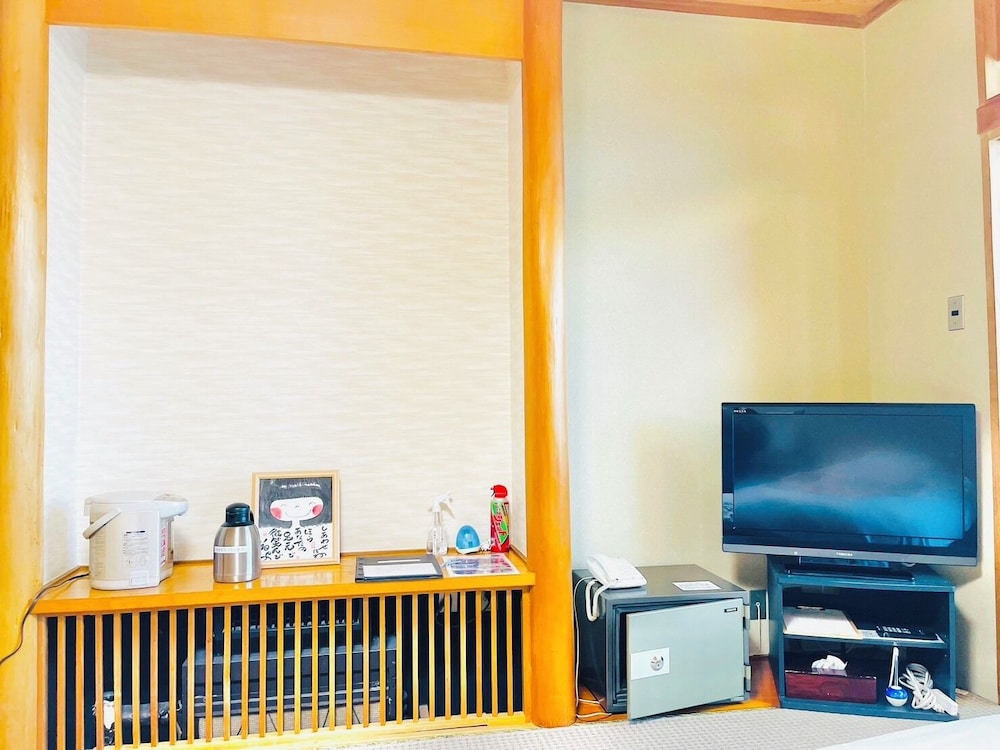 クラシック ツインルーム 客室の設備とサービス0 | 布引温泉　こもろ