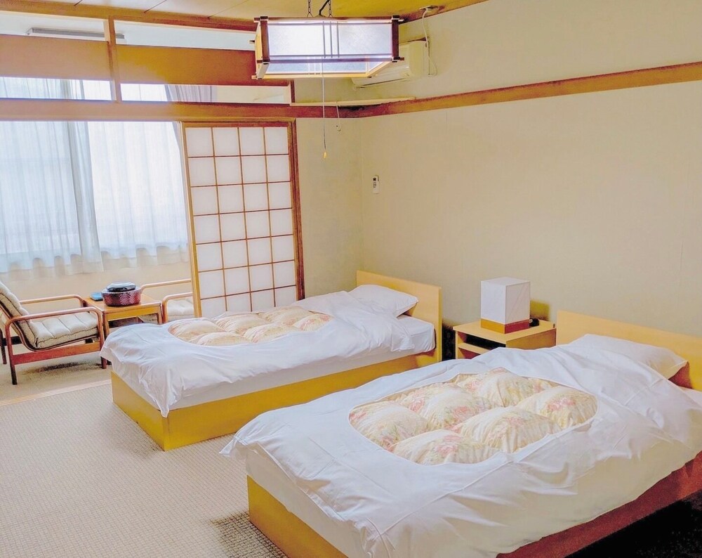 クラシック ツインルーム | 布引温泉　こもろ