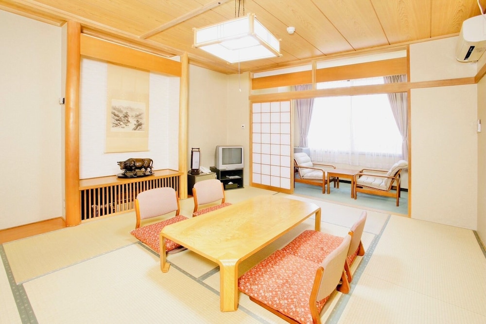 ファミリー ルーム | 布引温泉　こもろ