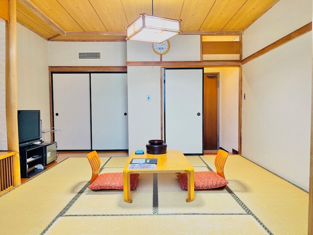 ベーシック ルーム 客室2 | 布引温泉　こもろ