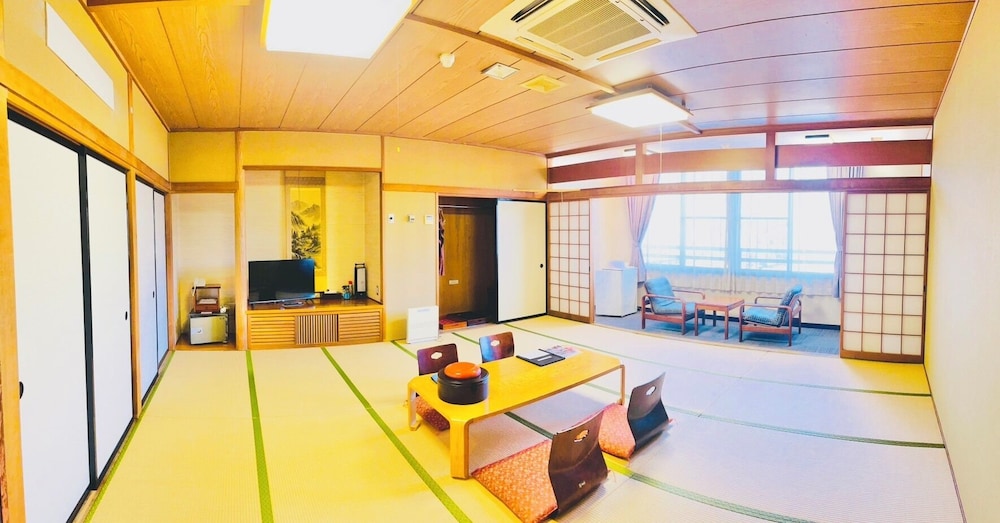 コンフォート ルーム 客室2 | 布引温泉 こもろ