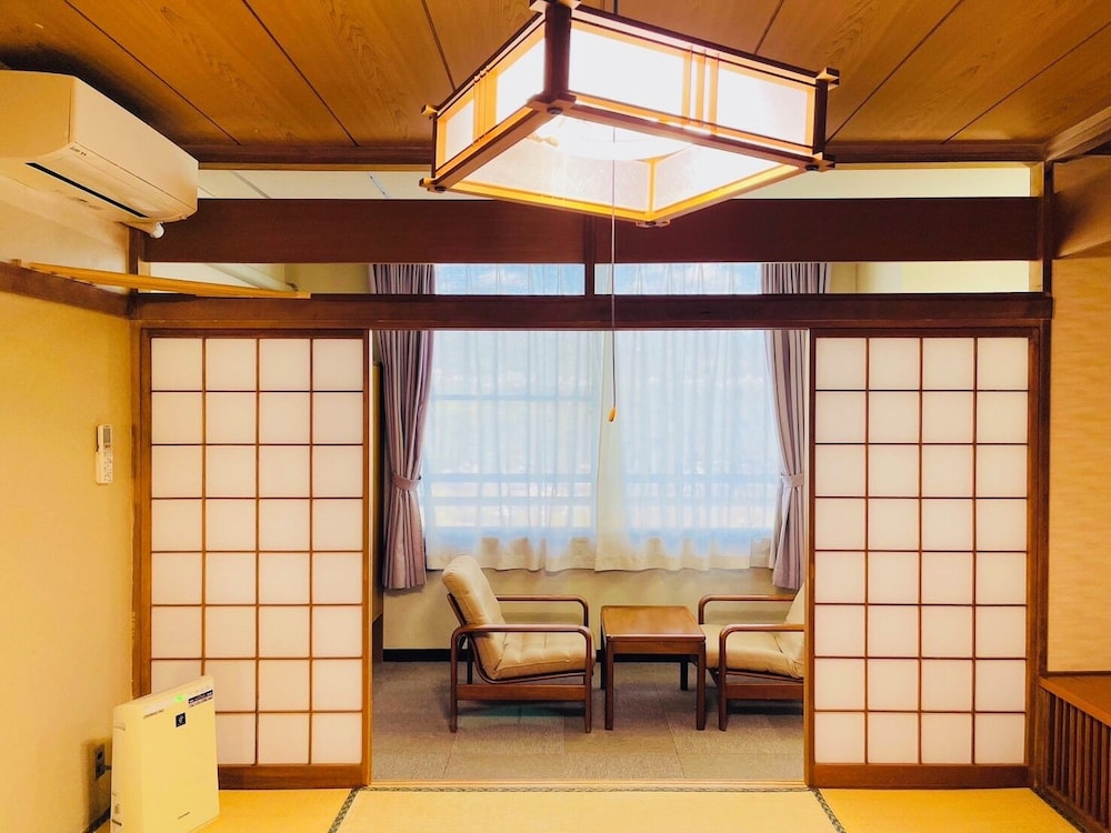 ベーシック ルーム マウンテン ビュー1 | 布引温泉　こもろ