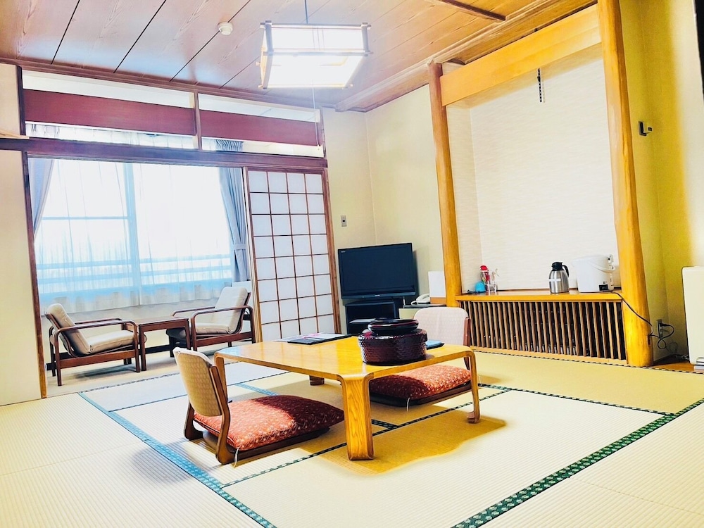 ファミリー ルーム 客室の設備とサービス1 | 布引温泉　こもろ