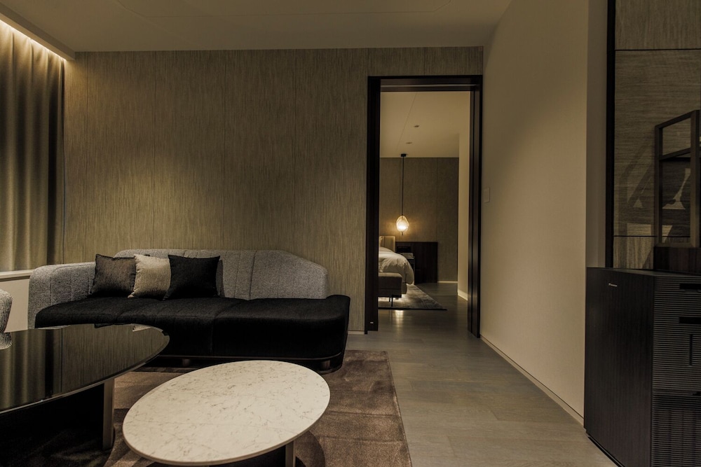 ジュニア スイート 禁煙 リビング エリア1 | ATAGO HOTEL