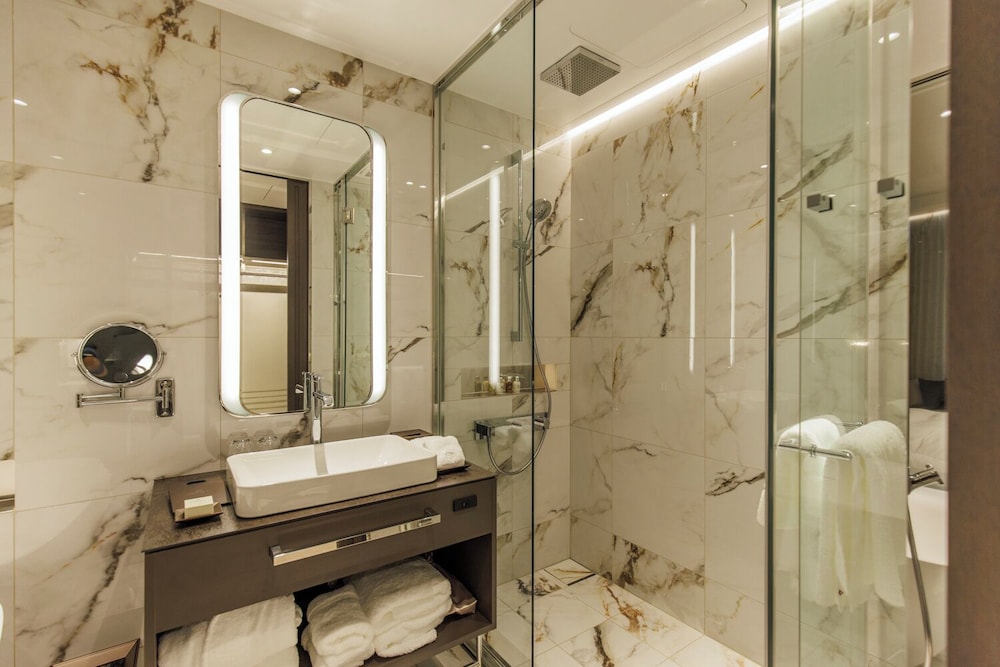 ベーシック ダブルルーム 1 ベッドルーム 禁煙 バスルーム1 | ATAGO HOTEL