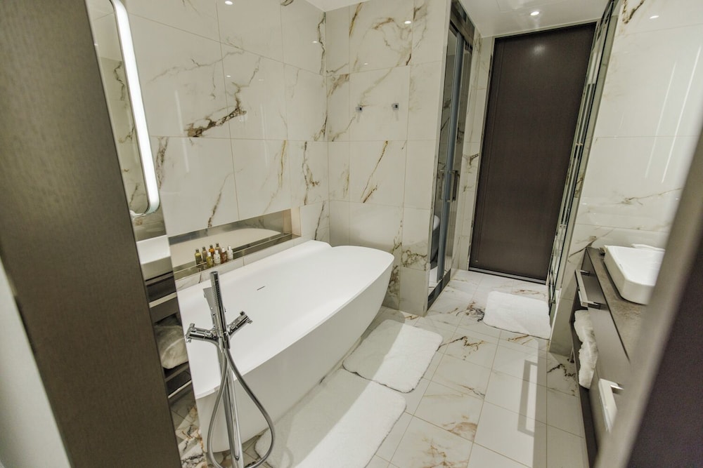 ジュニア スイート 禁煙 バスルーム1 | ATAGO HOTEL