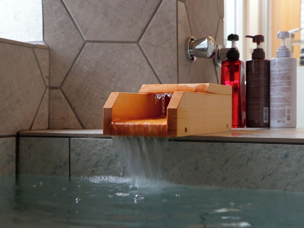 椿の間 内湯付和洋室 (温泉) 禁煙 バスルーム0 | 東尋坊三国温泉 おおとく