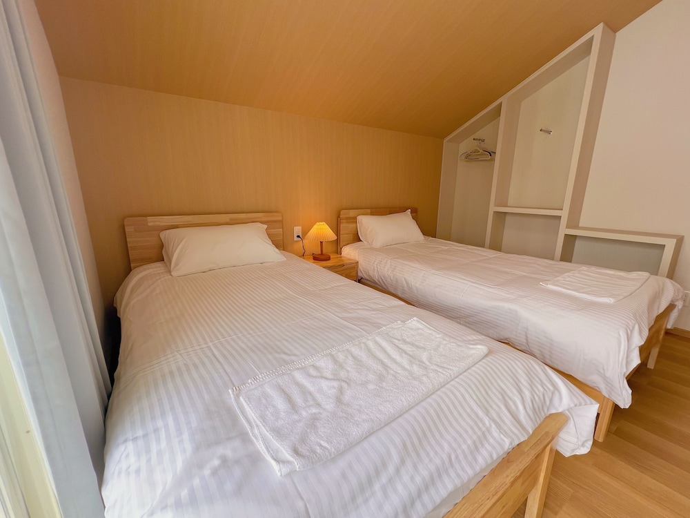 コンフォート ダブルルーム 禁煙 冷房 客室5 | Snowball Hostel