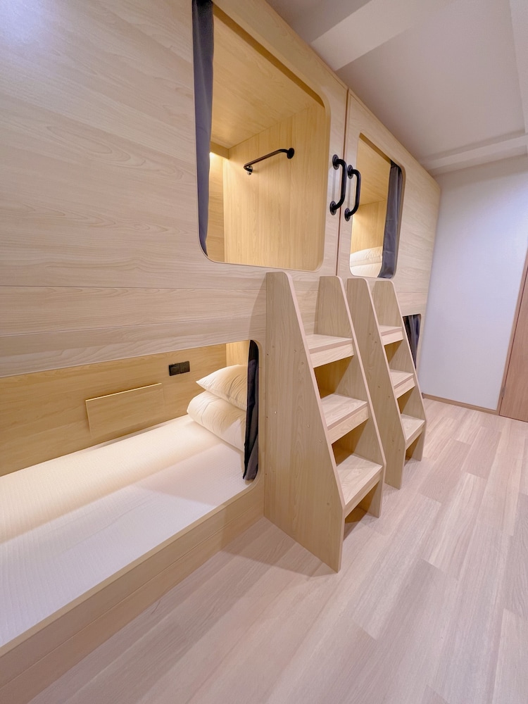 コンフォート ルーム ベッド (複数台) 禁煙 冷房 客室2 | Snowball Hostel