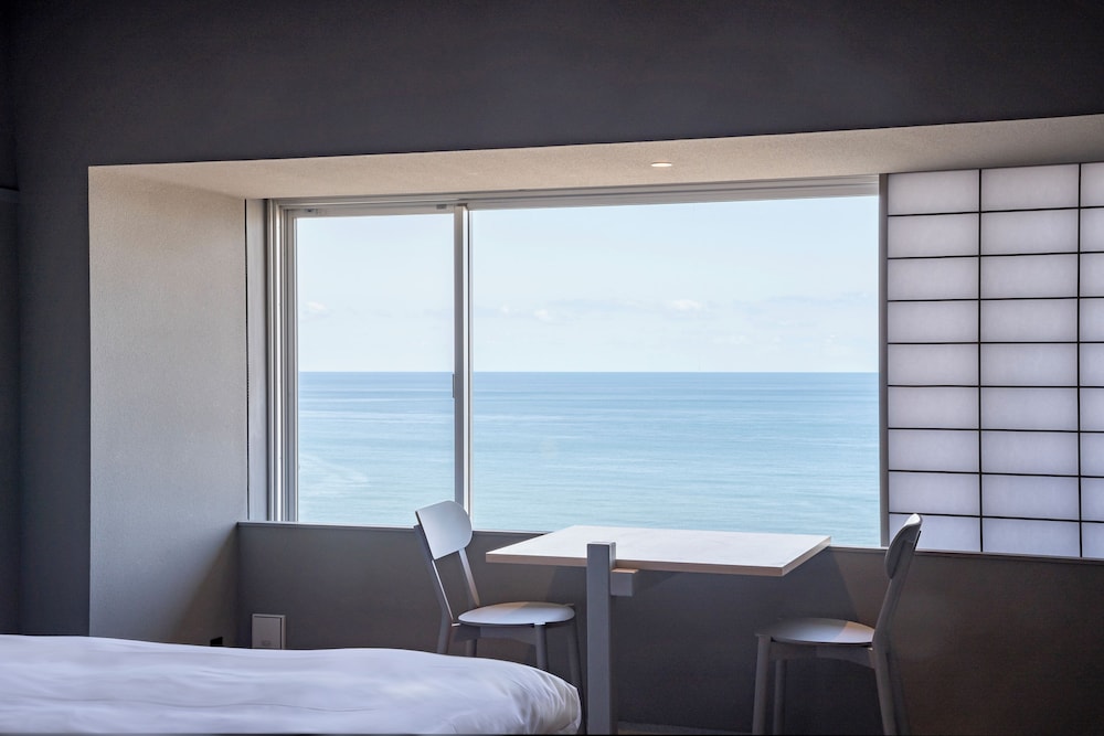 ベーシック ツインルーム 2 ベッドルーム 禁煙 シービュー ビーチ / オーシャン ビュー0 | KAMEYA HOTEL