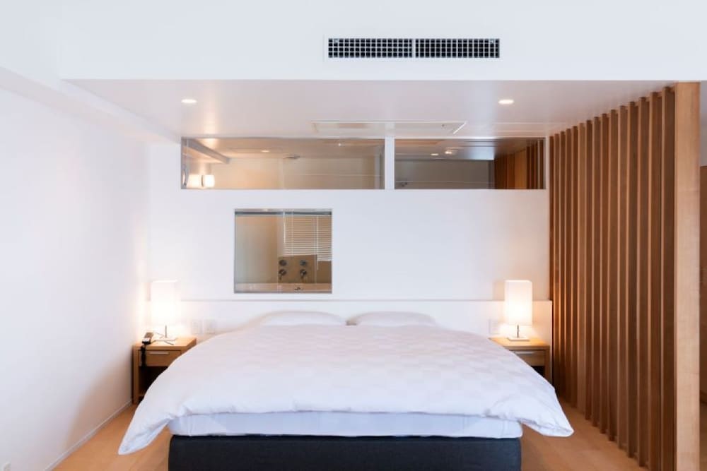 デザイン ダブルルーム クイーンベッド 1 台 禁煙 シービュー 客室0 | KAMEYA HOTEL