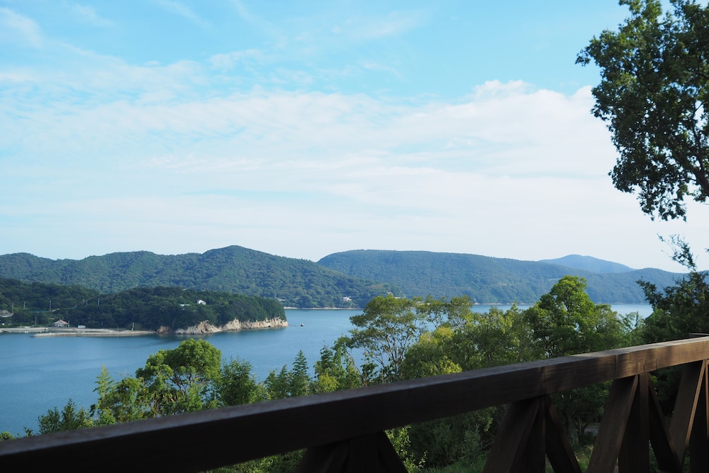 [別荘タイプ] ファミリーロッジ / キッチン·バス·トイレ付 / 禁煙 / WiFi有 バルコニーからの眺望0 | 国民宿舎小豆島