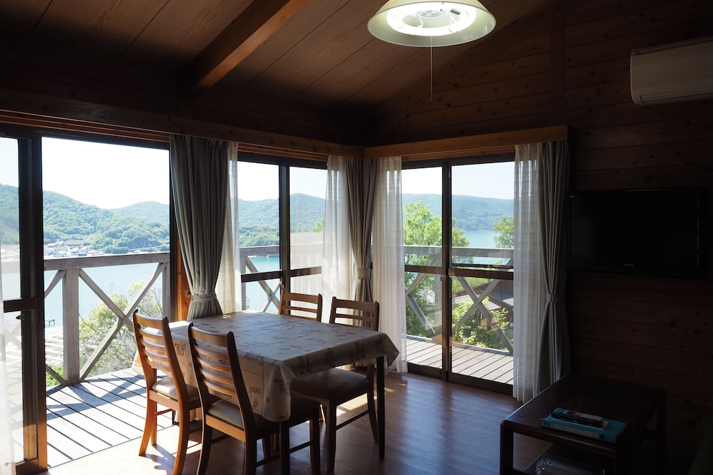 [別荘タイプ] ファミリーロッジ / キッチン·バス·トイレ付 / 禁煙 / WiFi有 | 国民宿舎小豆島