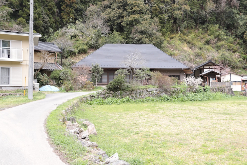 屋外ダイニングエリア1 | 古民家田淵 -villa tabuchi-