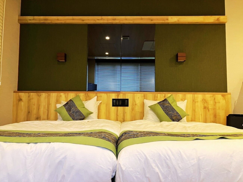 [洋モダンスーペリア和洋室] 半露天風呂付 客室1 | リブマックスリゾート讃岐塩江温泉