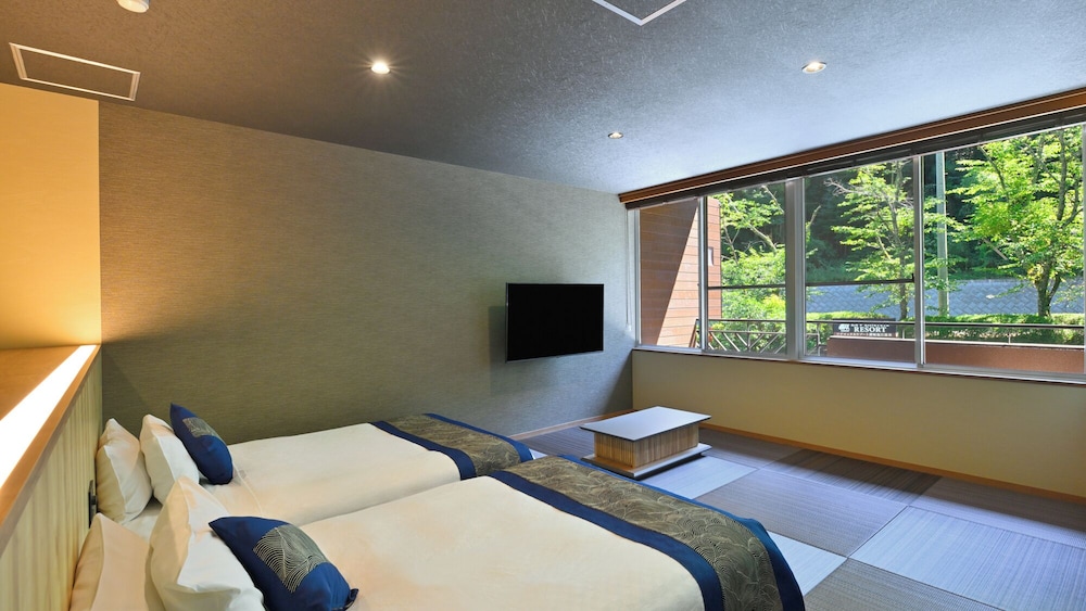 [和美麗Jrスイート] 専用テラス＆露天風呂付 客室1 | リブマックスリゾート讃岐塩江温泉