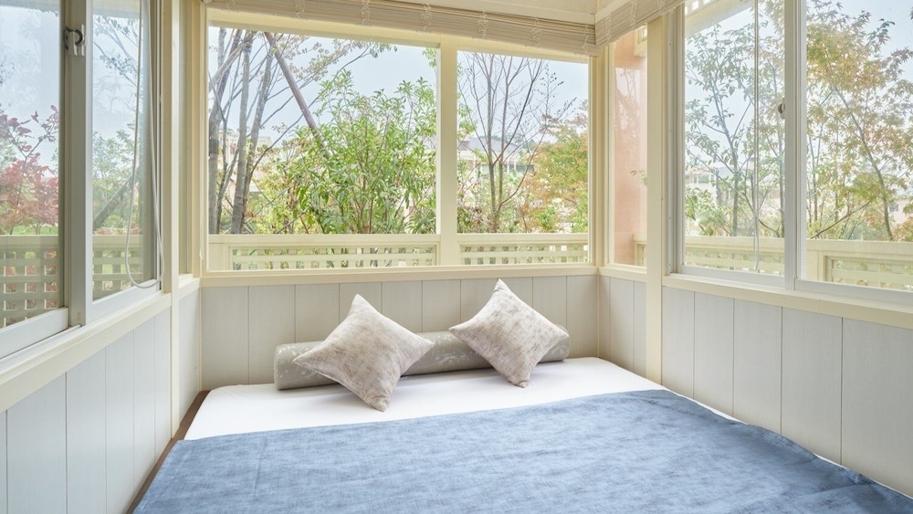 スーペリア ツインルーム 禁煙 客室2 | ADVENTURES ISLAND KOYARUZAWA LODGE