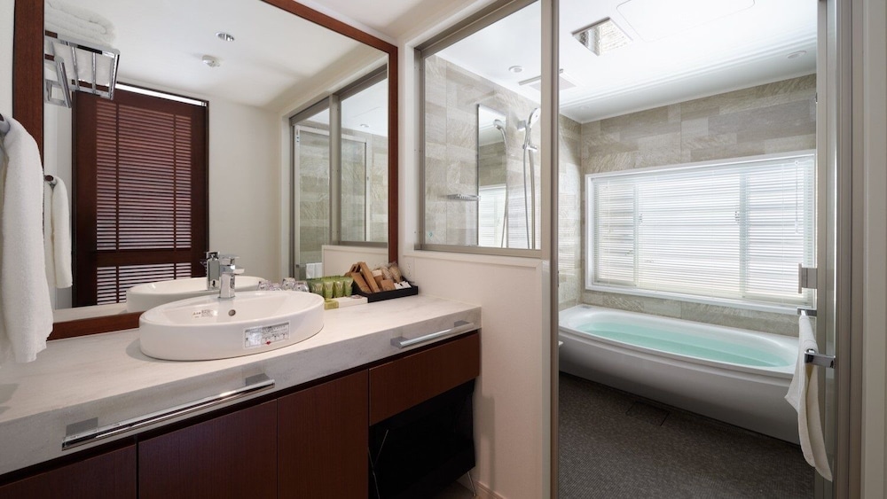 デラックス スイート 禁煙 バスルーム0 | ADVENTURES ISLAND KOYARUZAWA LODGE