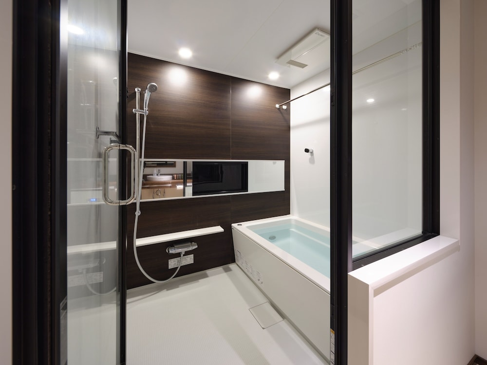 フェアウェイサイド スーペリアスイート 禁煙 バスルーム0 | ADVENTURES ISLAND KOYARUZAWA LODGE