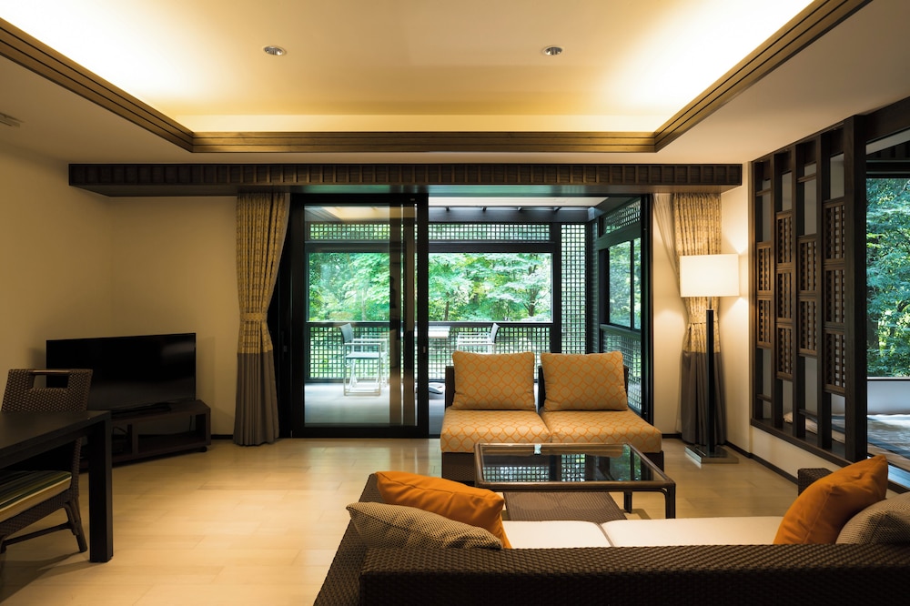 フェアウェイサイド スーペリアスイート 禁煙 | ADVENTURES ISLAND KOYARUZAWA LODGE