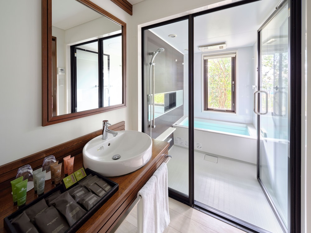 フェアウェイサイド デラックススイート 禁煙 バスルーム0 | ADVENTURES ISLAND KOYARUZAWA LODGE