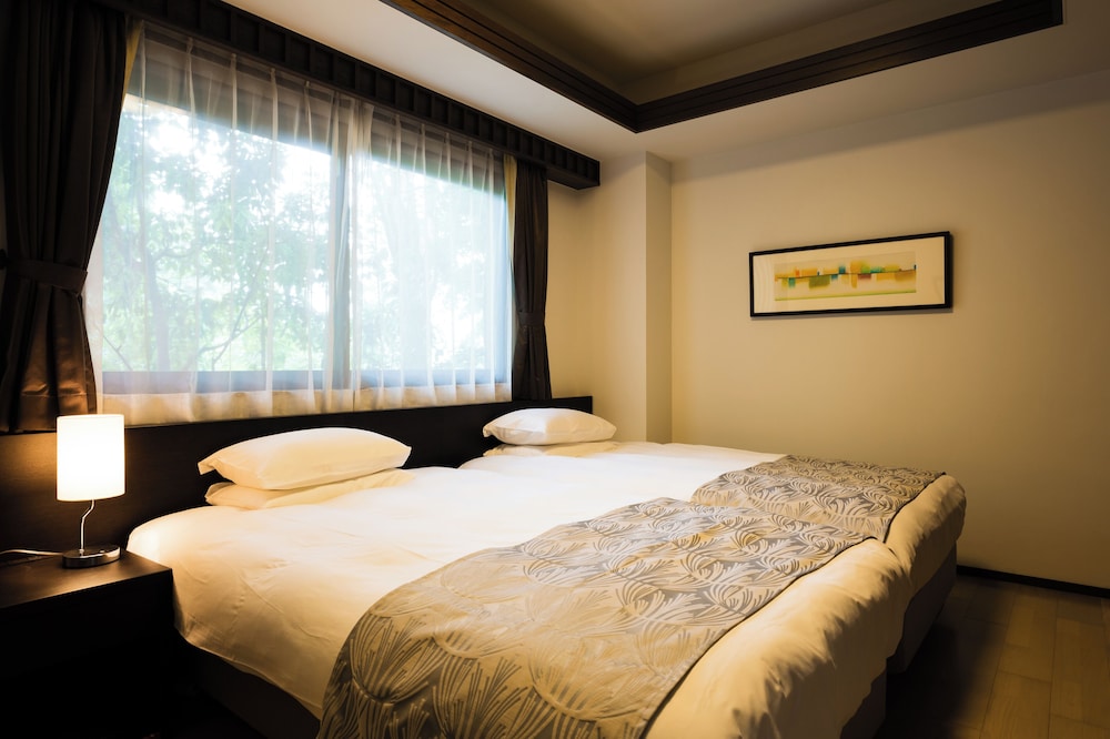 フェアウェイサイド スーペリアスイート 禁煙 客室2 | ADVENTURES ISLAND KOYARUZAWA LODGE