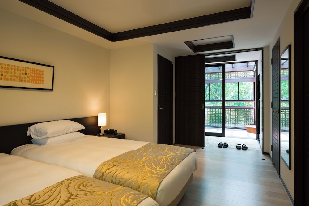 フェアウェイサイド デラックススイート 禁煙 客室2 | ADVENTURES ISLAND KOYARUZAWA LODGE