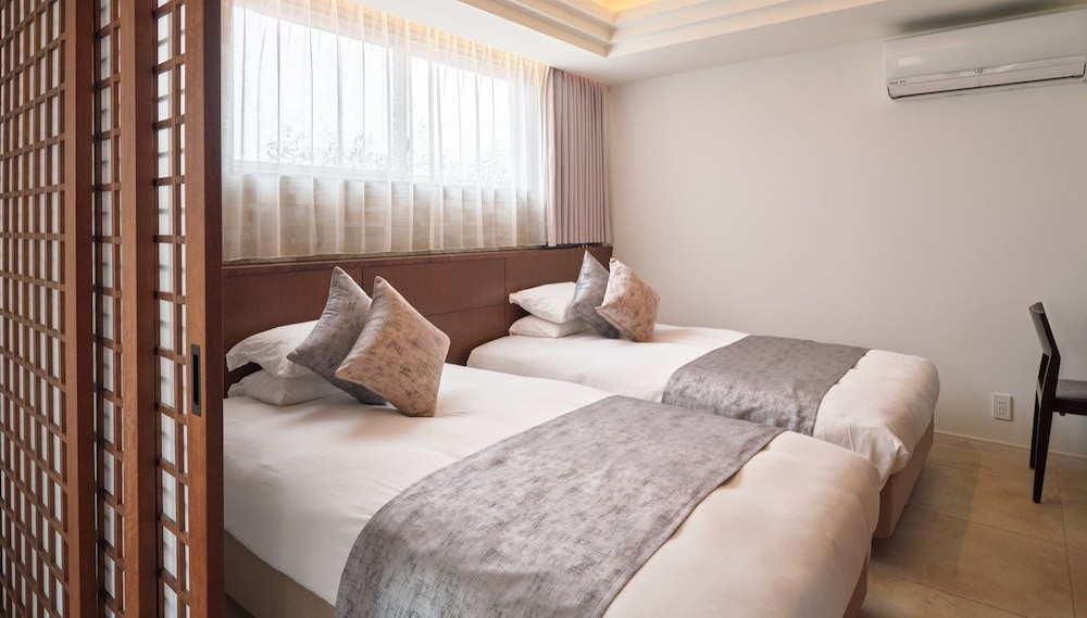 スーペリア スイート 禁煙 客室1 | ADVENTURES ISLAND KOYARUZAWA LODGE