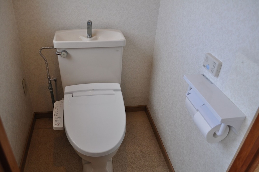 和風 ツインルーム 禁煙 ガーデンビュー バスルーム0 | 尾道やすらぎの宿しーそー