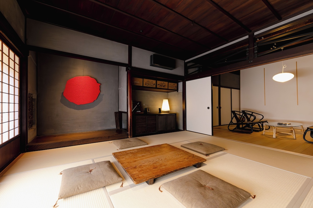 [NOMATSU] 　エグゼクティブ　4人部屋　ガーデンビュー　禁煙 (フロント施設から400m) 客室1 | NIPPONIA HOTEL 伊賀上野 城下町