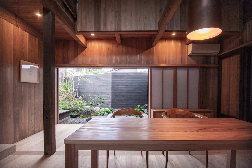 [KOURAI] ファミリー スイート ガーデンビュー 禁煙 (フロント施設から550m) リビング エリア1 | NIPPONIA HOTEL 伊賀上野 城下町