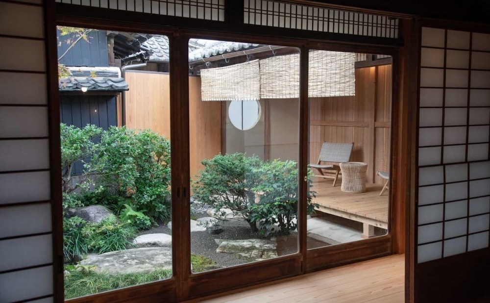 [KOURAI] ラグジュアリー ツインルーム ガーデンビュー 禁煙 (フロント施設から550m) 客室5 | NIPPONIA HOTEL 伊賀上野 城下町