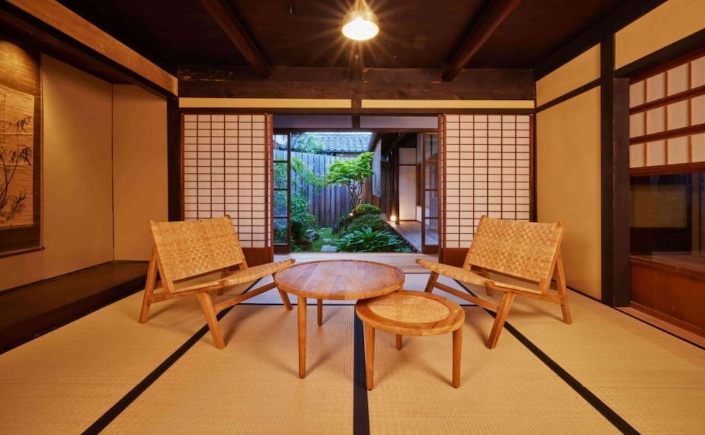 [MITAKE] デラックス ツインルーム ガーデンビュー 禁煙 (フロント施設から850m) | NIPPONIA HOTEL 伊賀上野 城下町