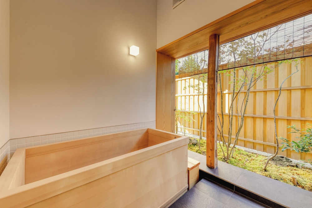 [NOMATSU] スーペリア　ツインルーム　ガーデンビュー　禁煙 (フロント施設から400m) バスルーム0 | NIPPONIA HOTEL 伊賀上野 城下町