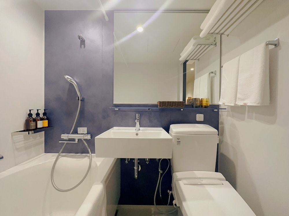 エコノミー ダブルルーム バスルーム0 | SAKURAKICHI HOTEL