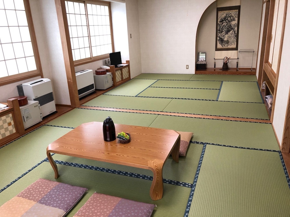 ファミリー 4 人部屋 禁煙 | 月山の宿かしわや