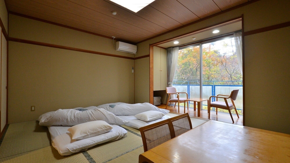 スタンダード ルーム 禁煙 客室1 | 信州穴沢温泉　松茸山荘