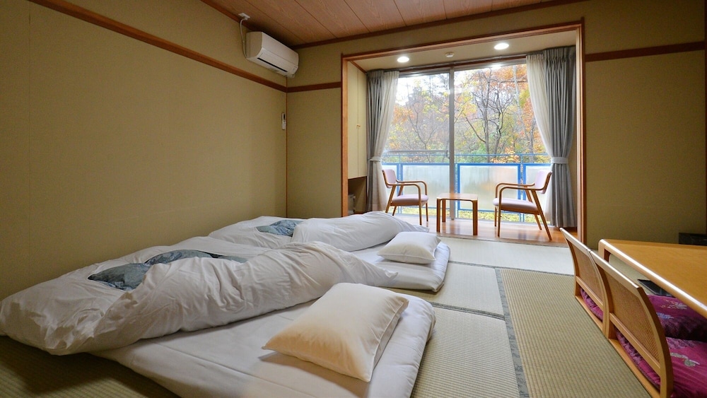 客室1 | 信州穴沢温泉　松茸山荘