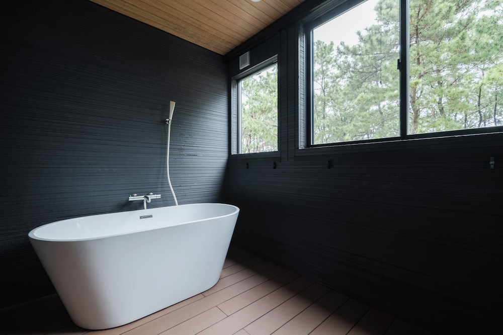 ファミリー ルーム バスルーム1 | ナインステイツホテル唐津