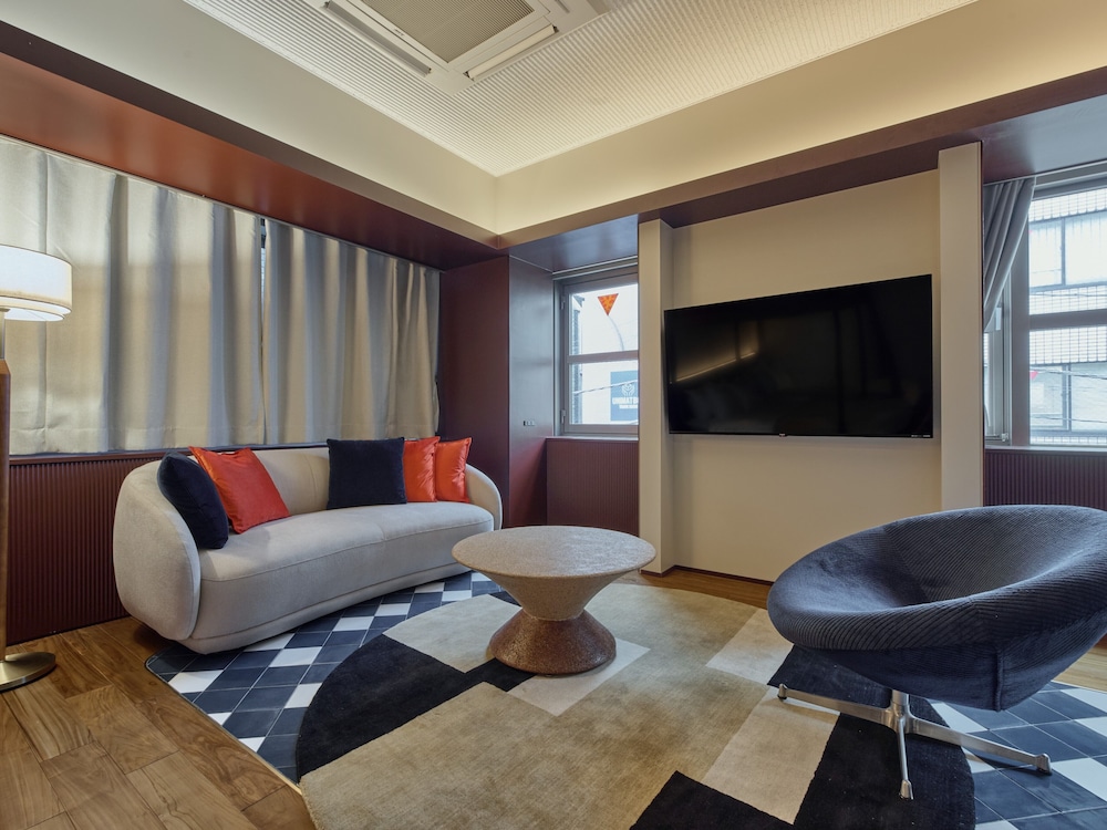 スタンダード スタジオスイート リビング エリア2 | illi Tex Aoyama