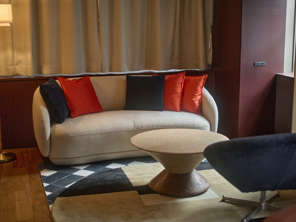 スタンダード スタジオスイート リビング エリア1 | illi Tex Aoyama