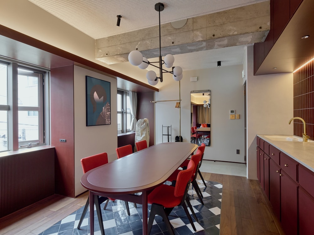 スタンダード スタジオスイート 客室内のダイニングエリア0 | illi Tex Aoyama