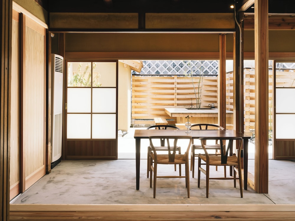 ファミリー ルーム リビング エリア0 | RITA 雲南吉田