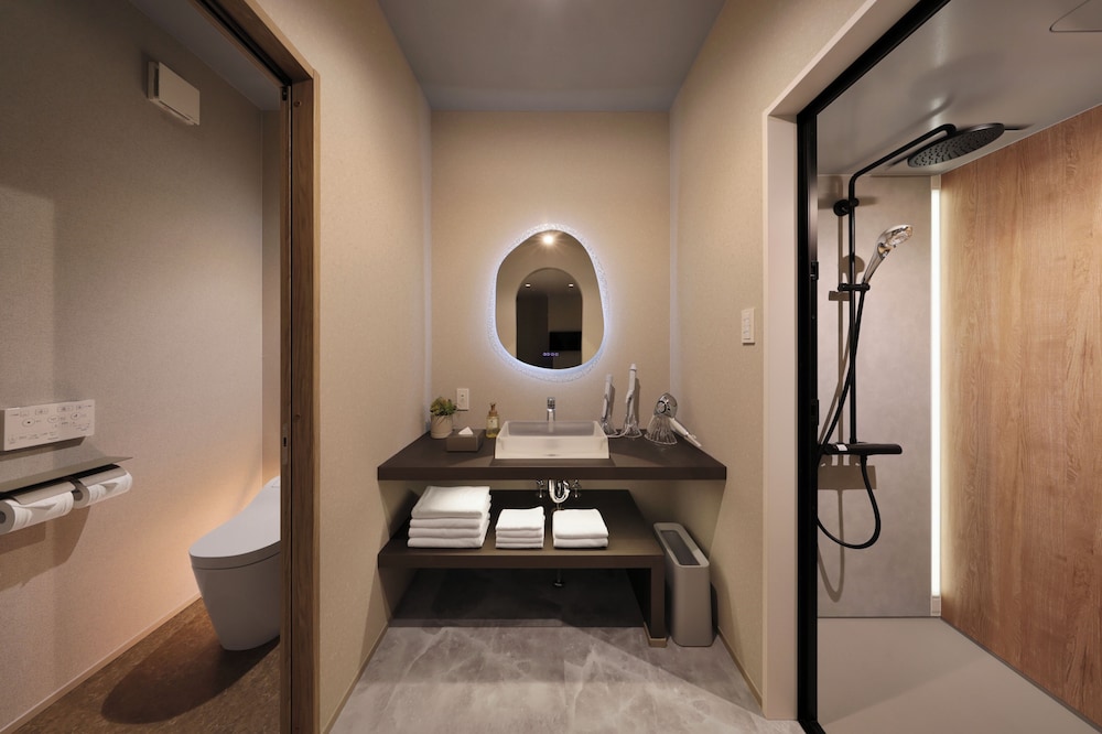 B棟_12名定員(プロジェクター&プール&天然温泉&サウナ) バスルーム1 | クリスタルヴィラ白浜パークサイド