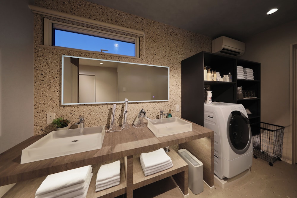 C棟 (2026/2/1~犬同伴可能部屋へ変更) 客室2 | クリスタルヴィラ白浜パークサイド